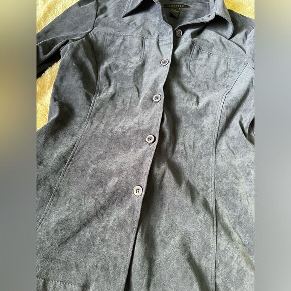 Express Button Up Blouse - Picture 4 of 12